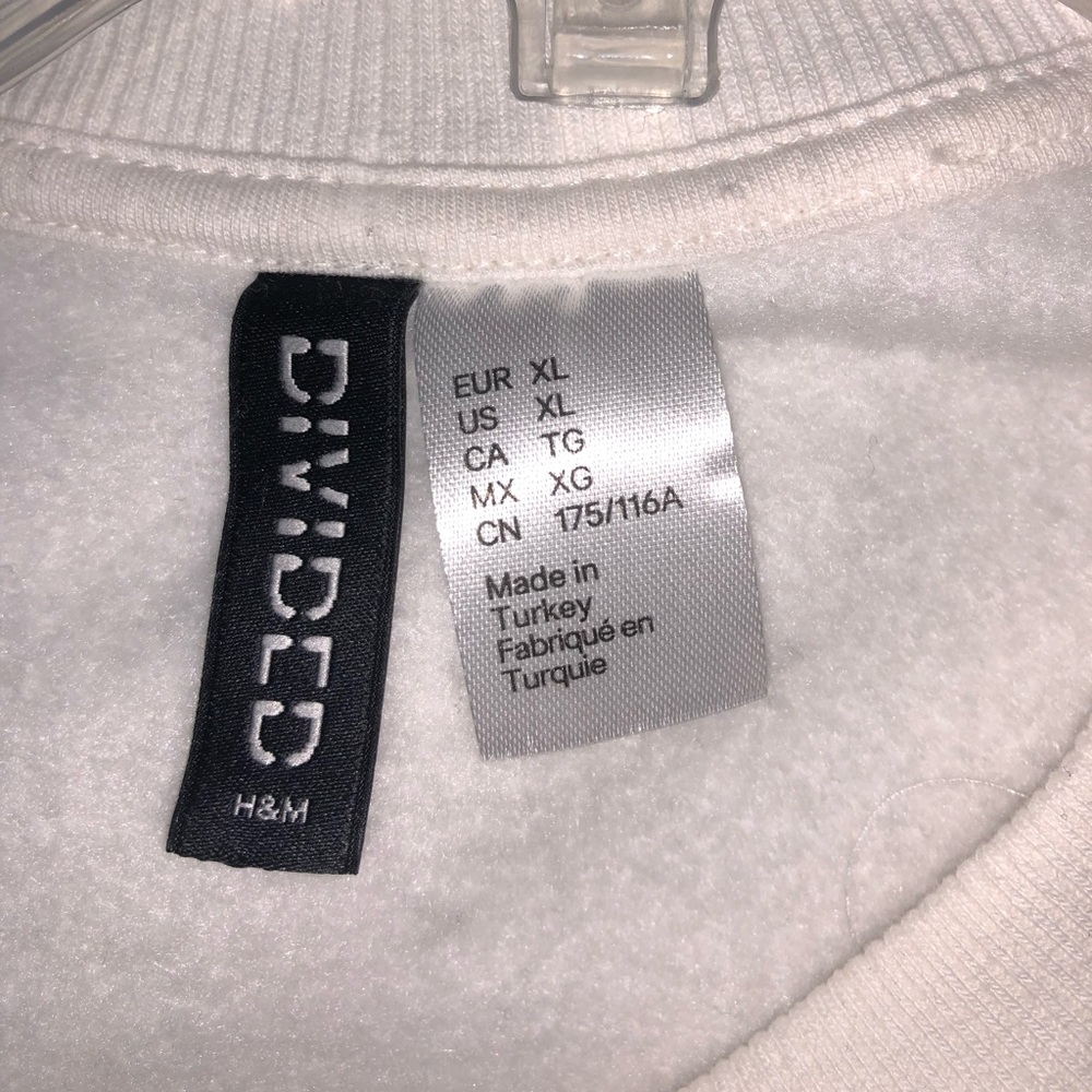 H&M Women’s Oversized Crewneck - Picture 2 of 2